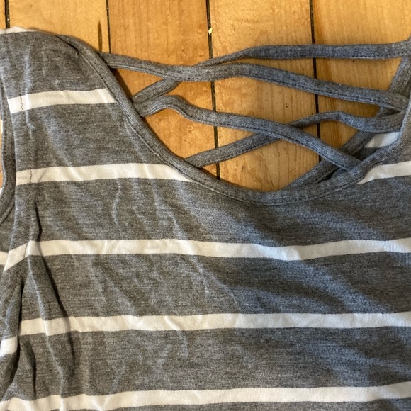 Rumi+Ryder grey and white striped tank. - Picture 2 of 3